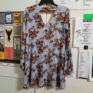 Mossimo dress Medium floral print bell sleeve peasant keyhole boho 100% rayon